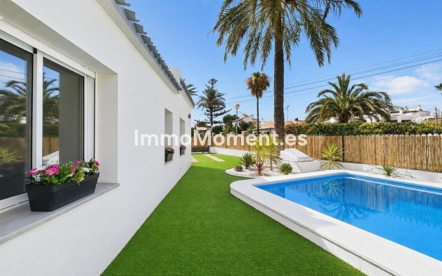 Resale - Detached villa - Orihuela Costa - Punta Prima