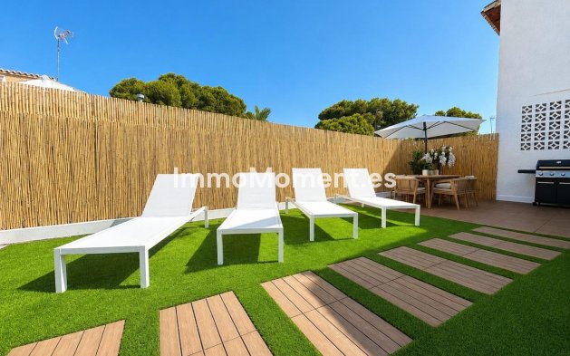 Resale - Detached villa - Orihuela Costa - Punta Prima