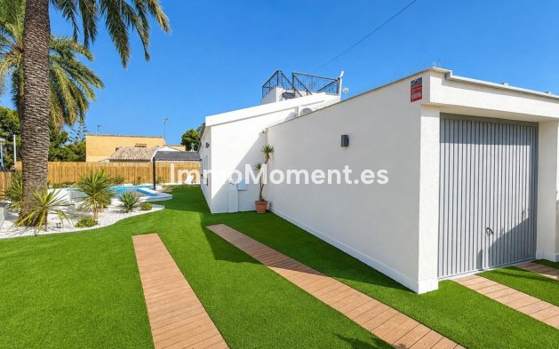 Resale - Detached villa - Orihuela Costa - Punta Prima