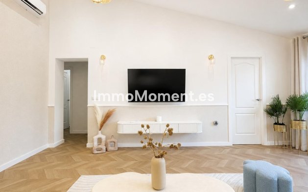 Resale - Detached villa - Orihuela Costa - Punta Prima