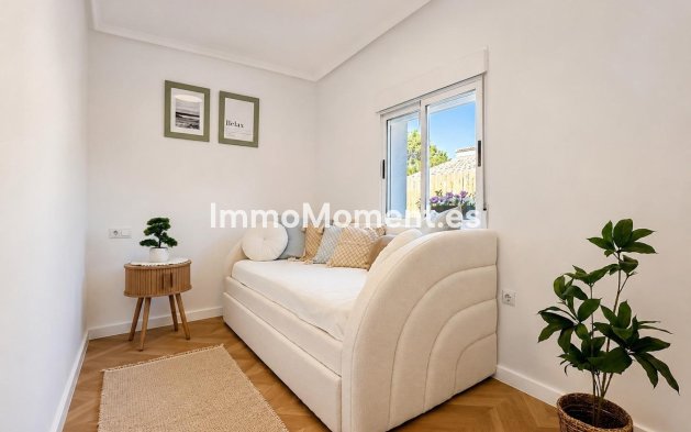 Resale - Detached villa - Orihuela Costa - Punta Prima