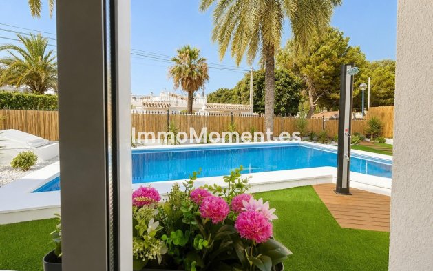 Resale - Detached villa - Orihuela Costa - Punta Prima
