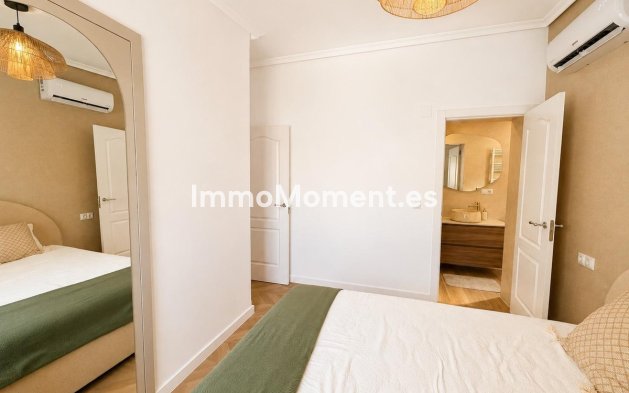 Resale - Detached villa - Orihuela Costa - Punta Prima