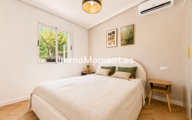 Resale - Detached villa - Orihuela Costa - Punta Prima
