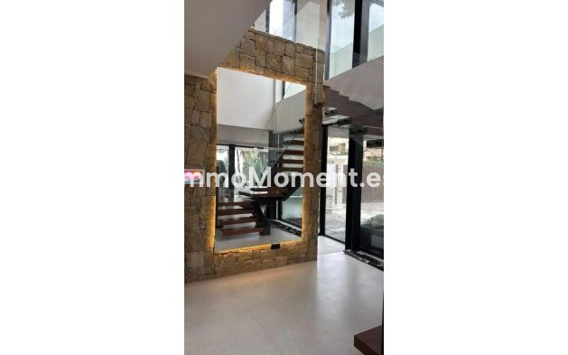 Wiederverkauf - Freistehende Villa - Marbella - Marbella Centro