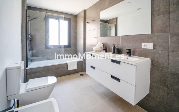 Revente - Maison mitoyenne - Estepona  - Estepona Centro