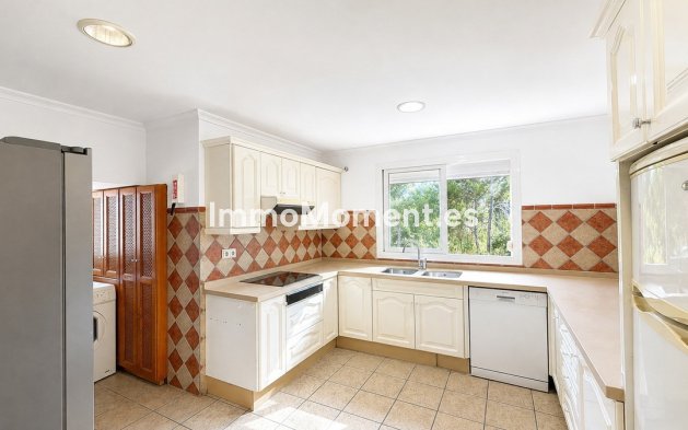 Wiederverkauf - Wohnung - Estepona  - Estepona Centro
