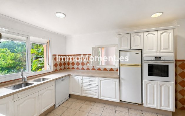 Wiederverkauf - Wohnung - Estepona  - Estepona Centro