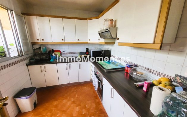 Wiederverkauf - Freistehende Villa - Estepona  - Estepona Centro