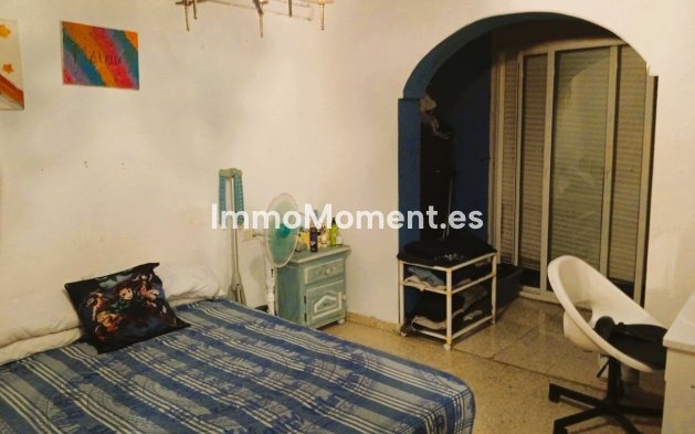 Wiederverkauf - Freistehende Villa - Estepona  - Estepona Centro