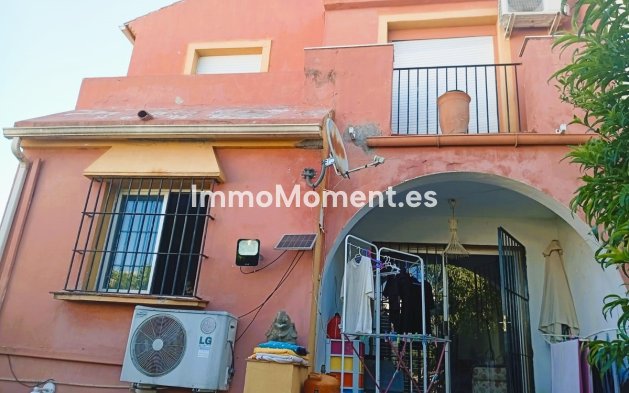 Wiederverkauf - Freistehende Villa - Estepona  - Estepona Centro