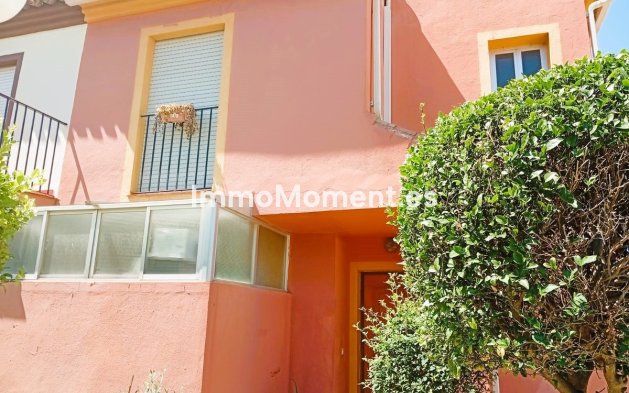 Wiederverkauf - Freistehende Villa - Estepona  - Estepona Centro