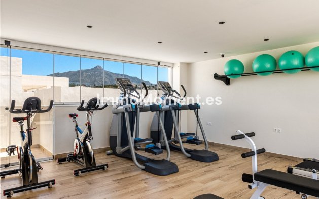 Resale - Apartment - Marbella - Nueva Andalucía