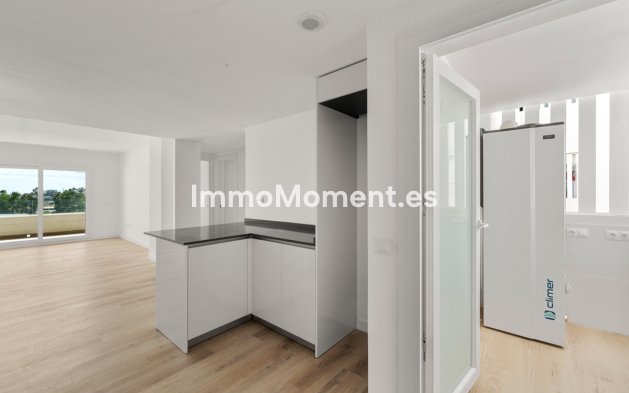 Resale - Apartment - Marbella - Nueva Andalucía