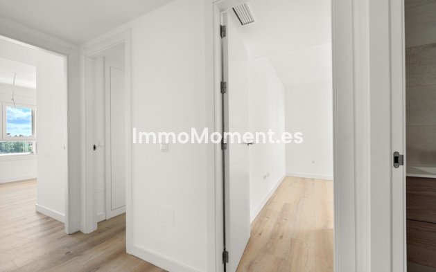 Resale - Apartment - Marbella - Nueva Andalucía