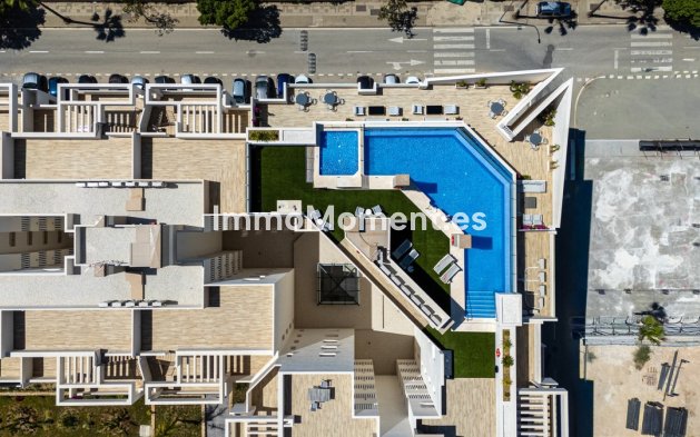Resale - Apartment - Marbella - Nueva Andalucía