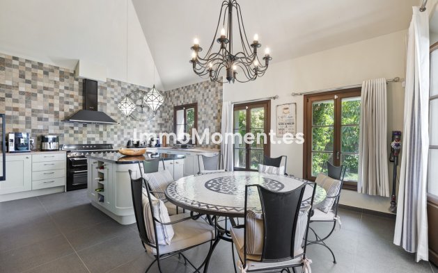 Wiederverkauf - Freistehende Villa - Estepona  - Estepona Centro