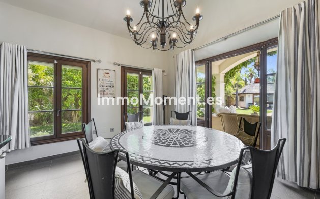 Wiederverkauf - Freistehende Villa - Estepona  - Estepona Centro