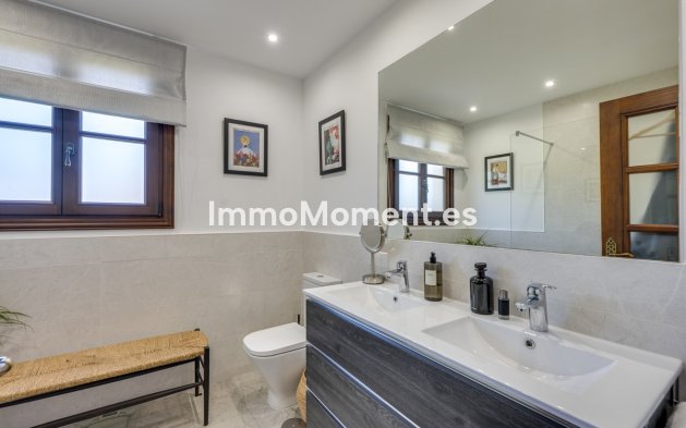 Wiederverkauf - Freistehende Villa - Estepona  - Estepona Centro