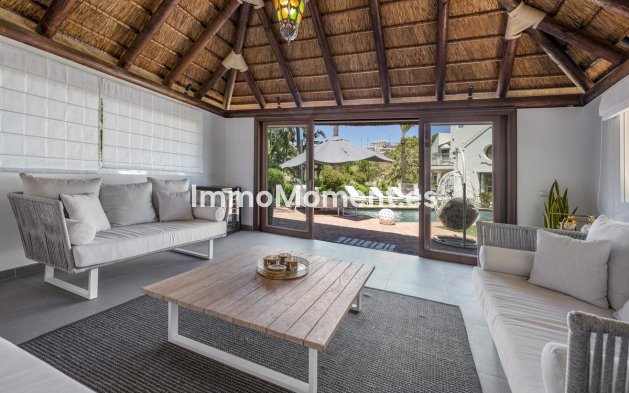 Wiederverkauf - Freistehende Villa - Estepona  - Estepona Centro