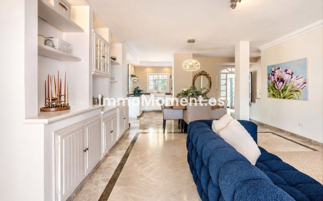 Resale - Detached villa - Marbella - Nueva Andalucía