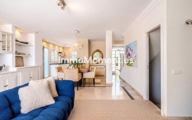 Resale - Detached villa - Marbella - Nueva Andalucía