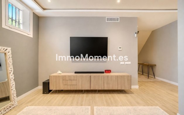 Resale - Detached villa - Marbella - Nueva Andalucía