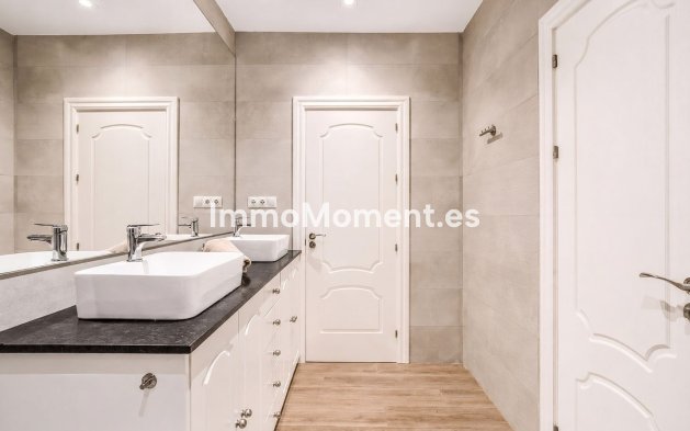 Resale - Detached villa - Marbella - Nueva Andalucía