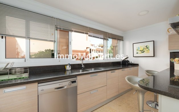 Wiederverkauf - Wohnung - Marbella - Nueva Andalucía