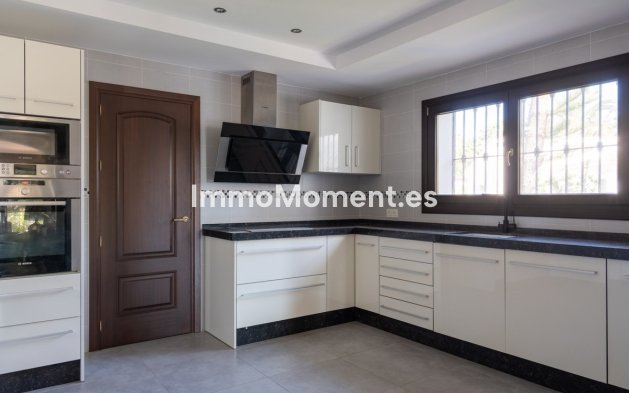 Wiederverkauf - Freistehende Villa - Marbella - El Rosario