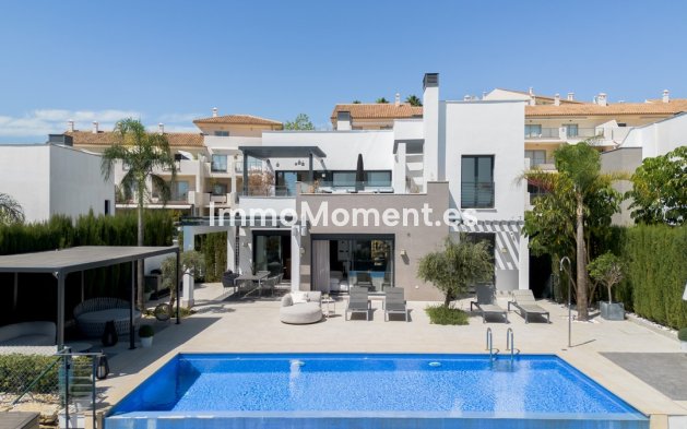 Wiederverkauf - Freistehende Villa - Estepona  - Estepona Centro