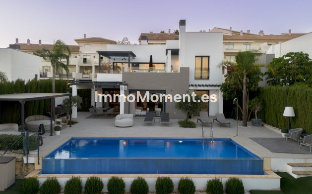 Wiederverkauf - Freistehende Villa - Estepona  - Estepona Centro