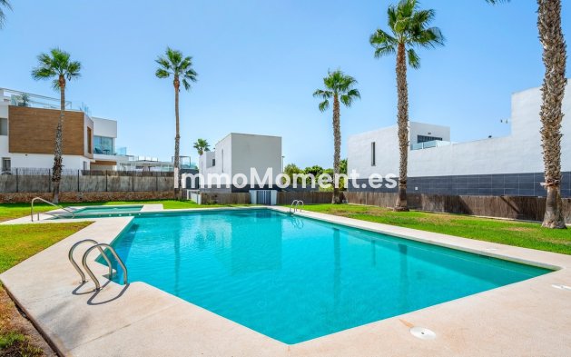 Wiederverkauf - Freistehende Villa - Orihuela Costa - Villamartín
