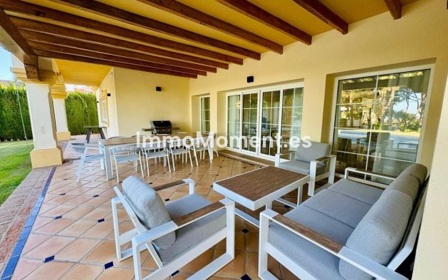 Wiederverkauf - Freistehende Villa - Estepona  - Estepona Centro