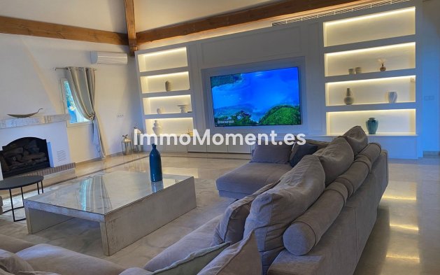 Wiederverkauf - Freistehende Villa - Estepona  - Estepona Centro