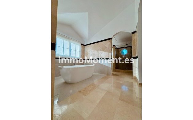 Wiederverkauf - Freistehende Villa - Estepona  - Estepona Centro