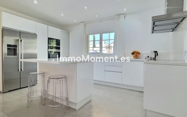 Wiederverkauf - Freistehende Villa - Estepona  - Estepona Centro