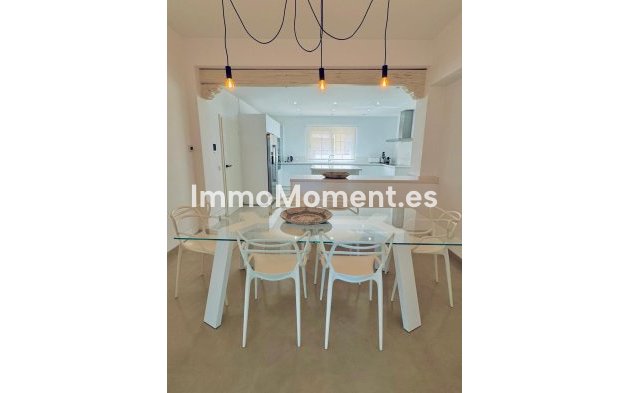 Wiederverkauf - Freistehende Villa - Estepona  - Estepona Centro