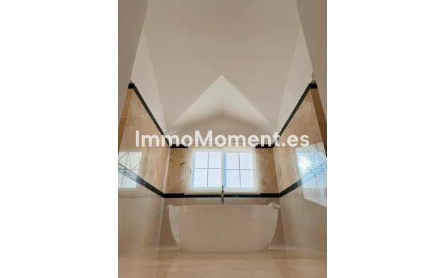 Wiederverkauf - Freistehende Villa - Estepona  - Estepona Centro