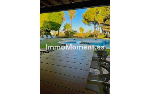 Wiederverkauf - Freistehende Villa - Estepona  - Estepona Centro