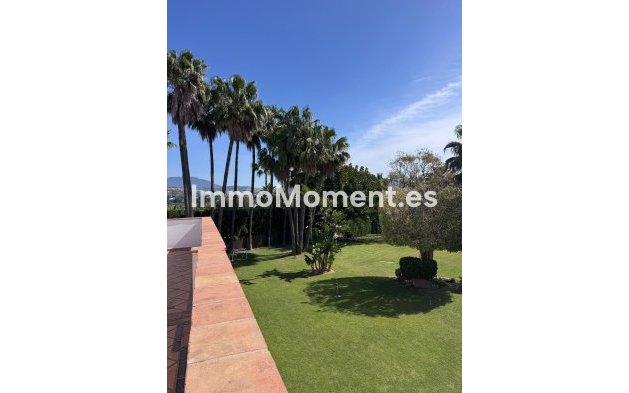 Wiederverkauf - Freistehende Villa - Estepona  - Estepona Centro
