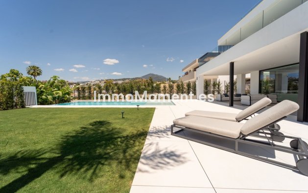 Resale - Detached villa - Marbella - Nueva Andalucía