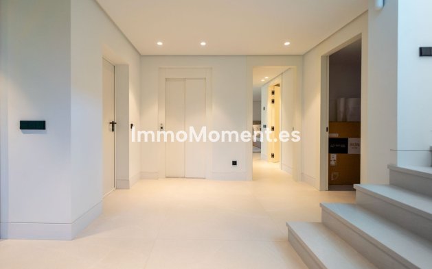 Resale - Detached villa - Marbella - Nueva Andalucía