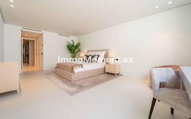Resale - Detached villa - Marbella - Nueva Andalucía