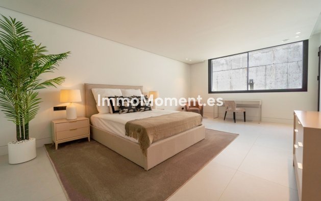 Resale - Detached villa - Marbella - Nueva Andalucía