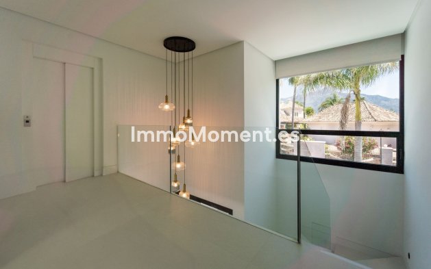Resale - Detached villa - Marbella - Nueva Andalucía