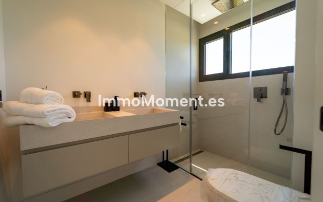 Resale - Detached villa - Marbella - Nueva Andalucía