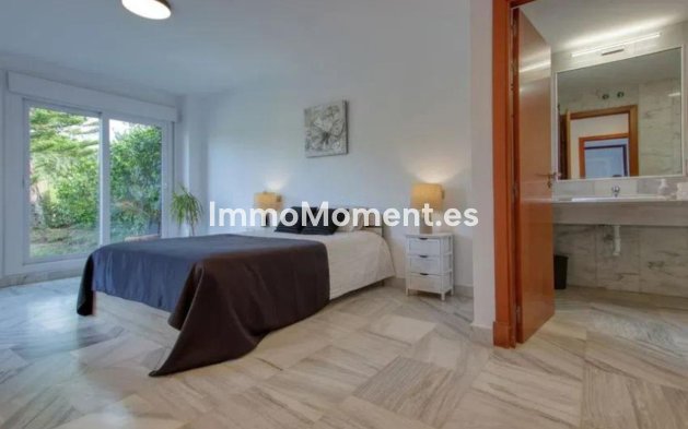 Resale - Detached villa - Estepona - Estepona Centro