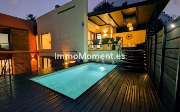 Resale - Detached villa - Estepona - Estepona Centro