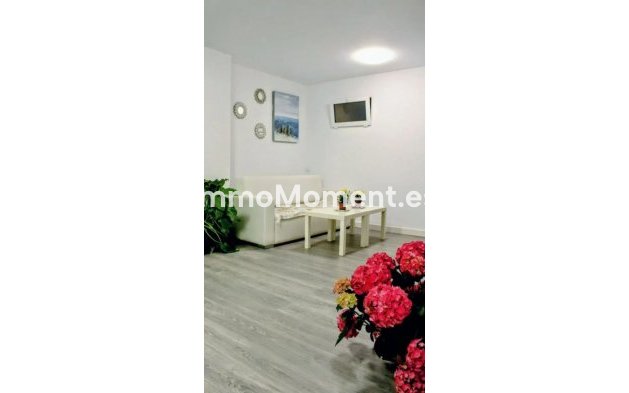 Resale - Detached villa - Estepona - Estepona Centro